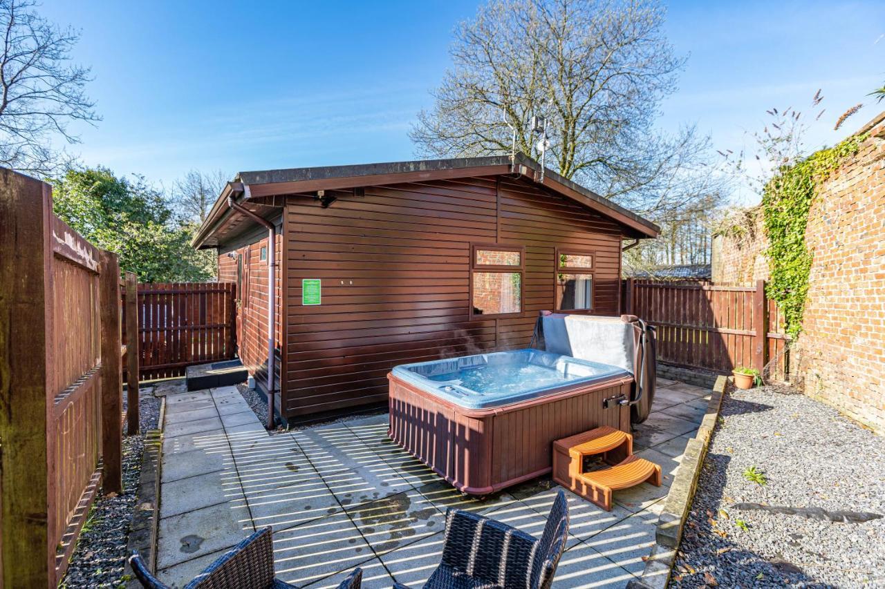 Bluebell Lodge 7 With Hot Tub นิวตันสจวร์ต ภายนอก รูปภาพ